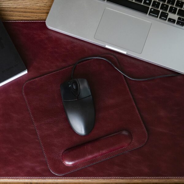 Londo Top Grain Leather Mouse Pad with Wrist Rest – Ergonomic Support, Non-Slip Base, Smooth Surface - Image 5