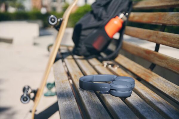 71Le-tTWbsL._AC_SL1500_.jpg Sony WH-CH520 Wireless Headphones Bluetooth On-Ear Headset with Microphone and up to 50 Hours Battery Life with Quick Charging, Blue