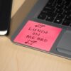 71PZdU7dWdL._AC_SL1500_.jpg Post-it Dispenser Z-Notes CAT, Pack of 1 Pad, 90 Sheets per Pad, 76 mm x 76 mm, Pink Color - for Convenient One-Hand Dispensing on Your Desk