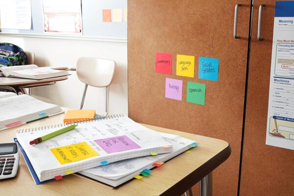 81CfDCRhEWL._AC_SL1500_.jpg Post-it Dispenser Z-Notes CAT, Pack of 1 Pad, 90 Sheets per Pad, 76 mm x 76 mm, Pink Color - for Convenient One-Hand Dispensing on Your Desk