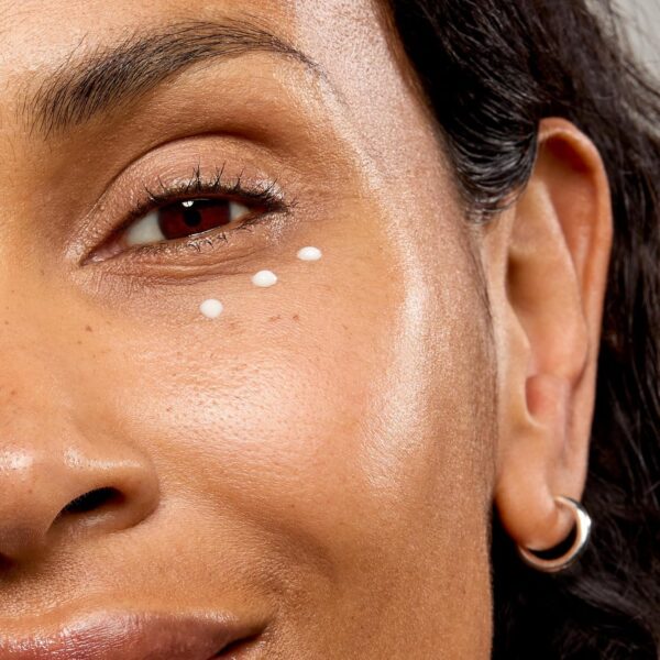 81TE7aOx9zL._SL1500_.jpg No7 Lift & Luminate Triple Action Under Eye Cream - Dark Circles Under Eye Treatment with Vitamin C & Collagen Peptide Technology - Helps Reduce Puffiness, Bags & the Appearance of Wrinkles (0.5 Oz)
