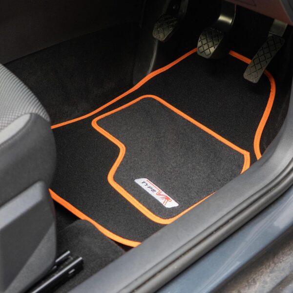 81bmVpoFivL._AC_SL1500_.jpg Type VR Embroidered Edging Car Mat Set - Orange