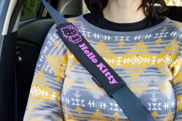 A1oIuCEkJ2L._AC_SL1500_.jpg HELLO KITTY KIT1035 Pads for Safety Belts, Black, AUTO